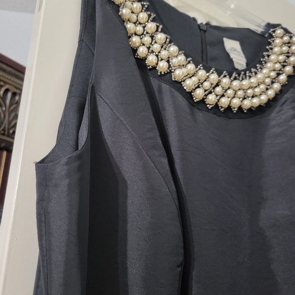 Sangria Black Satin Gown Size 6 Pearl Neckline Pleated Fit And Flare w/ Pockets - Picture 4 of 7